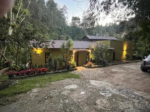 Constanza Cabin | Arroyo Frío River Lodge