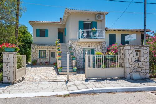 Asprogerakata Apartment | Avelia Pink