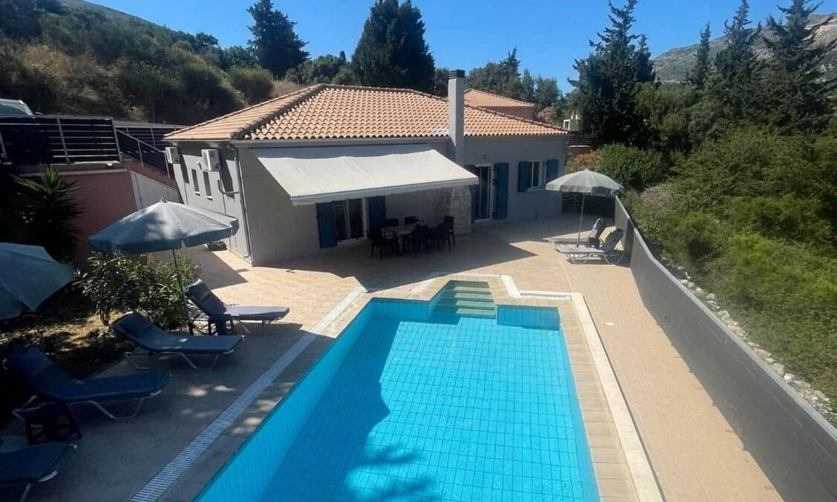 Divarata Villa | Away from Prying eyes in a secluding setting,sea & mountain views, infinity pool
