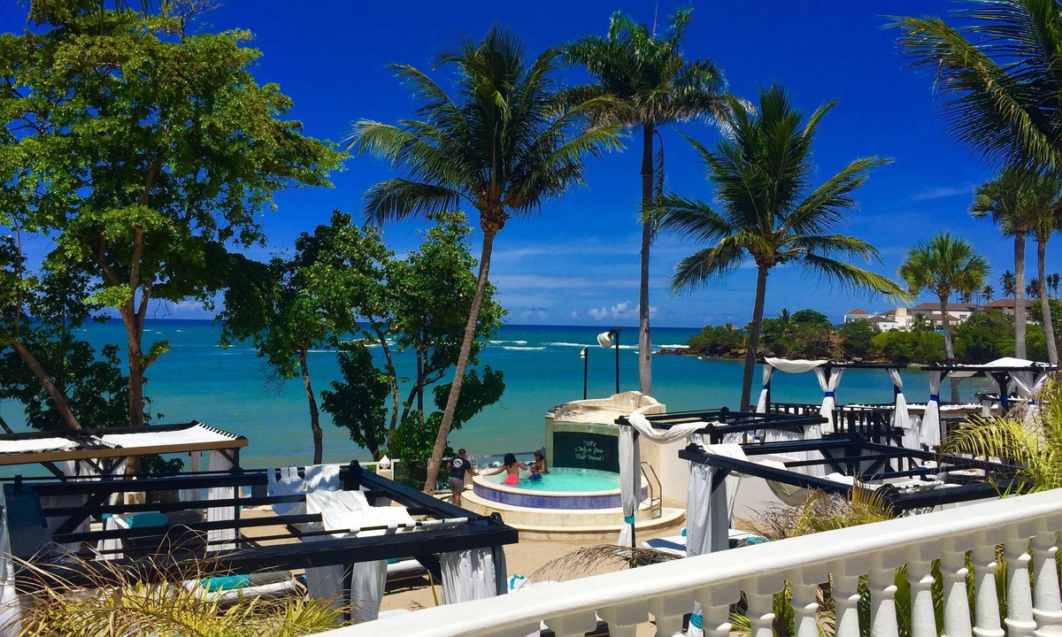 Los Brazos Condo | Awesome Beach Resort that inculdes VIP package Book your suite today!
