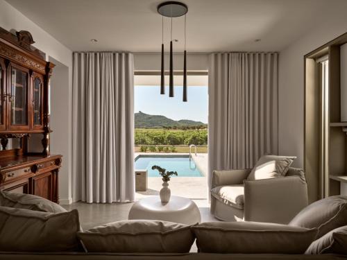 Alikanas House | Azera Suites