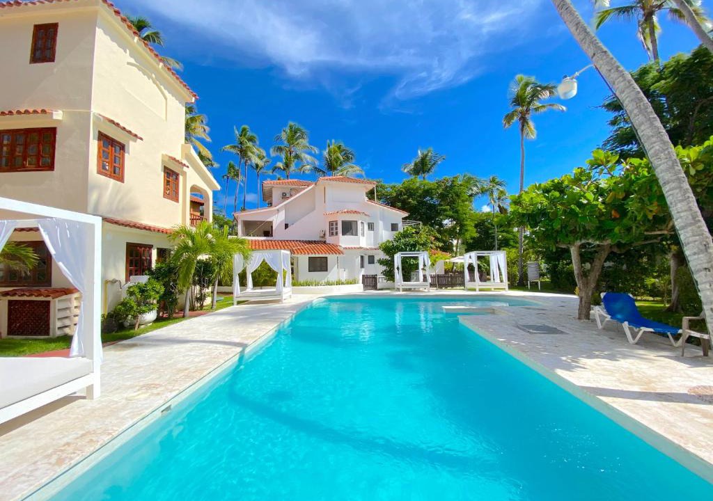 Bavaro Villa | BEACH Villa Garden View 8 people POOL BBQ WIFI PARKING KITCHEN BALCONY