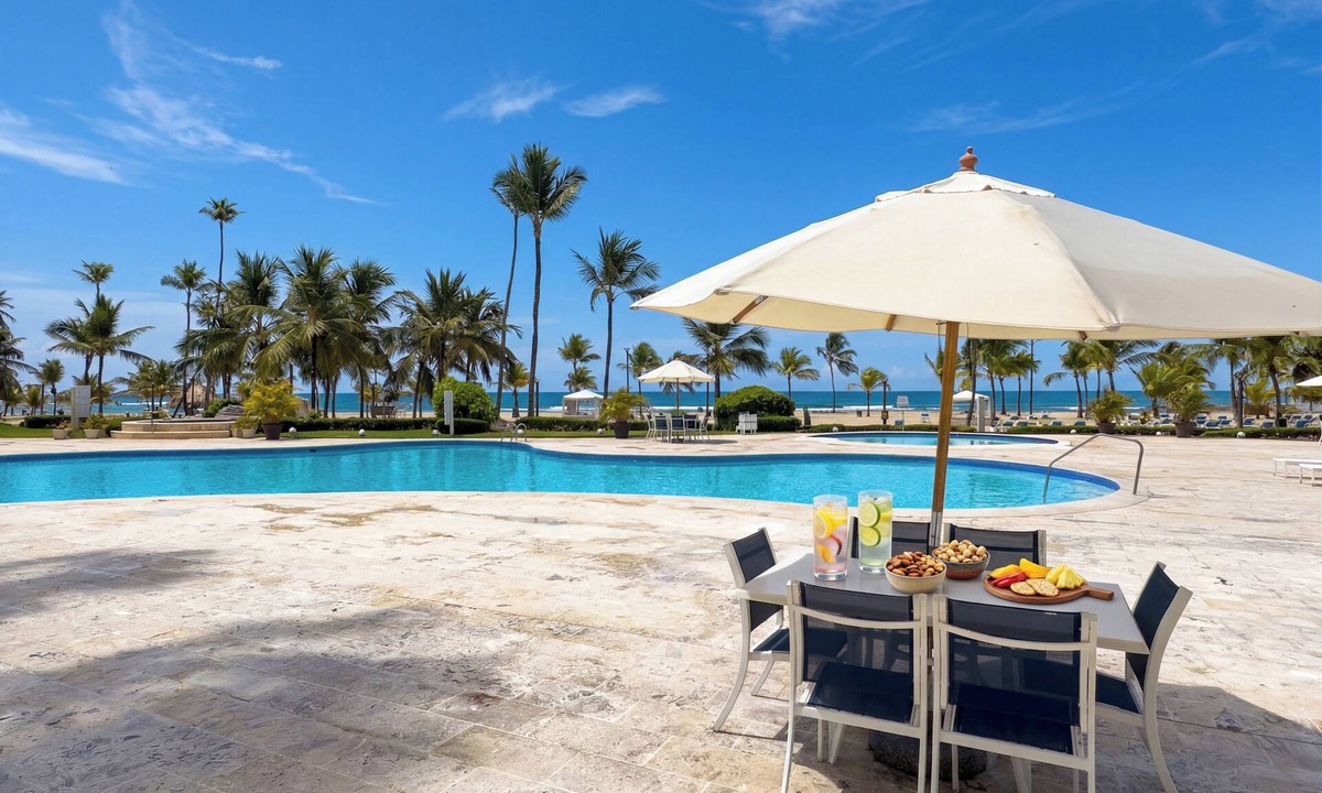 Villas Del Mar Apartment | Beachfront 4th Floor | King Bed | Pool & Beach Access