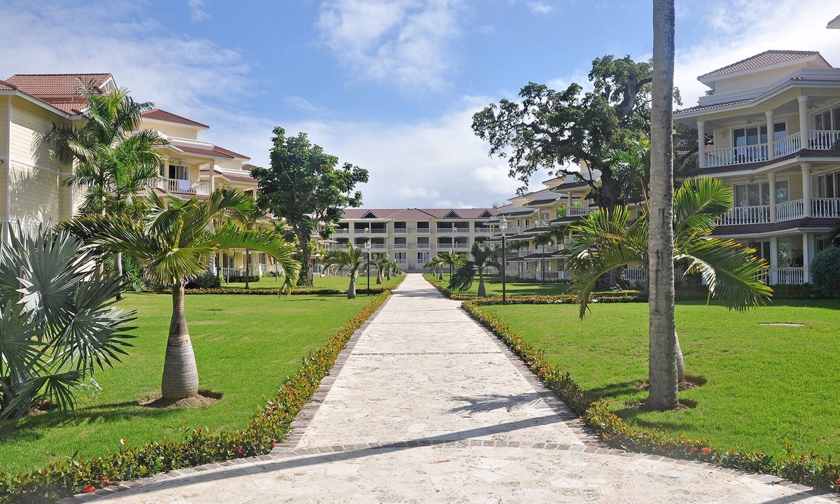 El Batey Apartment | Beachfront guest-friendly residence with pool near everything!