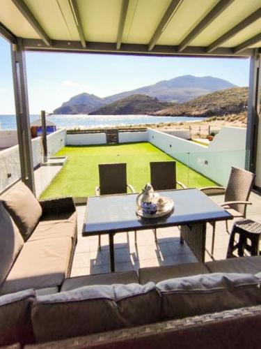 Aspous House | Beachfront Marilous House - Skyros Getaway