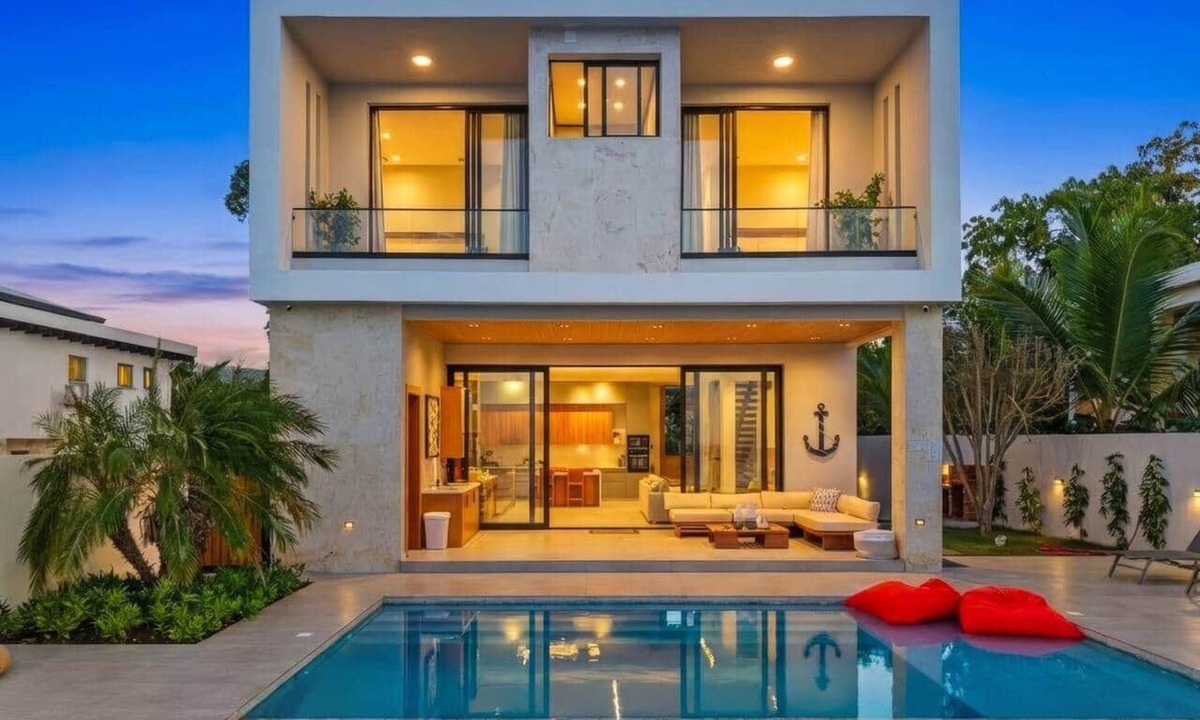 Punta Rucia House | Beachfront Modern Villa with Pool | Azure