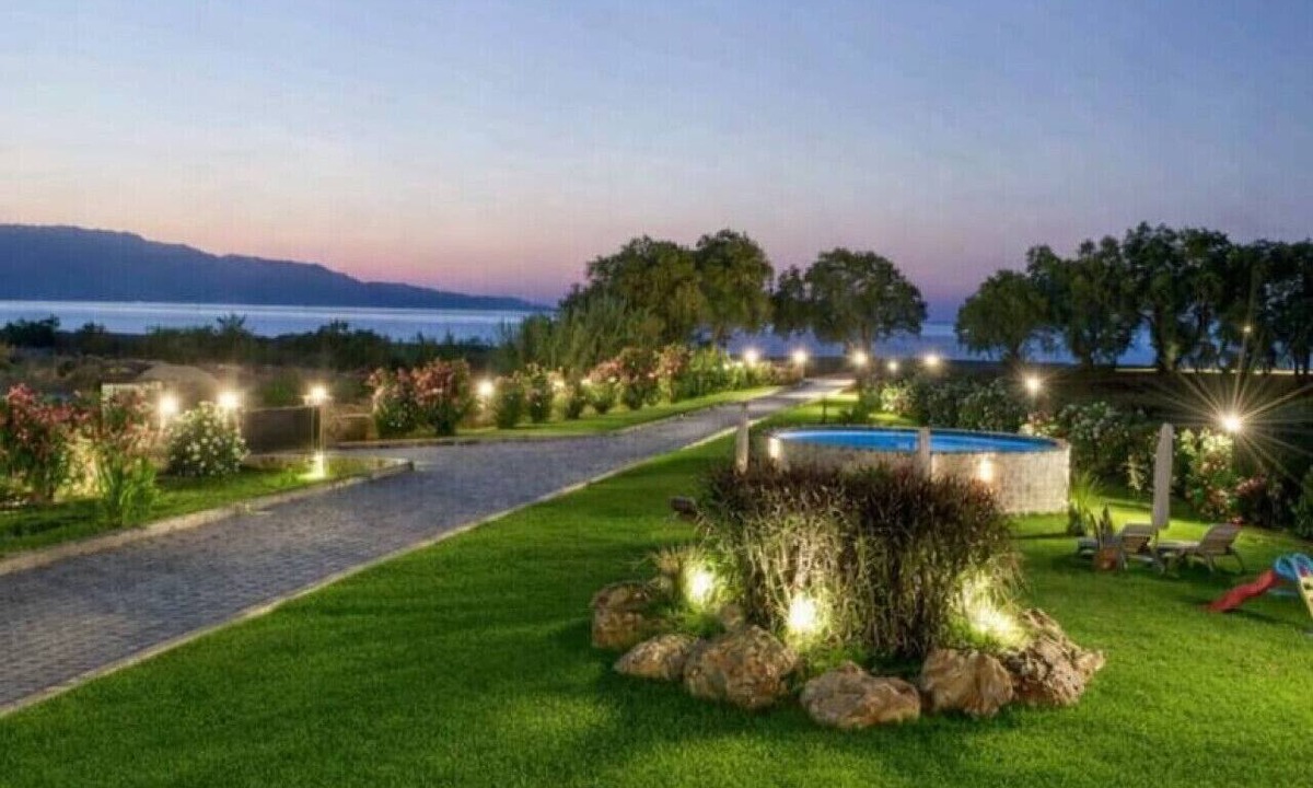 Kolymvari Villa | Beachfront villa in Chania with Priv. Pool & Sauna