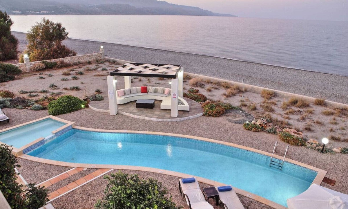 Rapaniana Villa | Beachfront villa w/Private Pool, ping-pong & BBQ