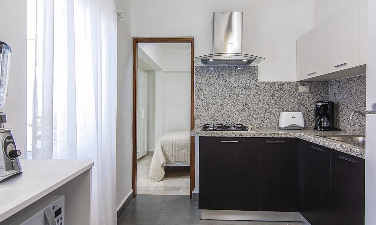 San Anton House | Beautiful 2 bedroom house directly on a park in the Colonial Zone