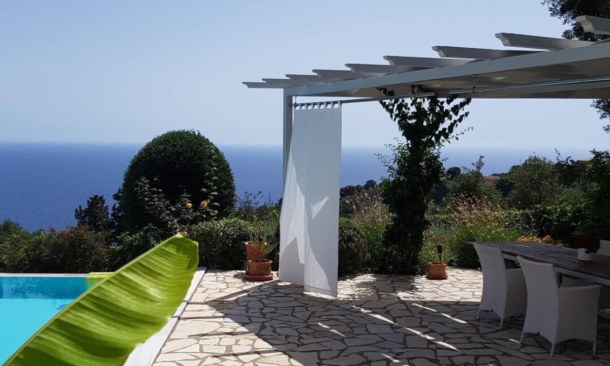 Pelekas Villa | Beautiful 3 bedroom villa overlooking Ionian sea, with private pool.