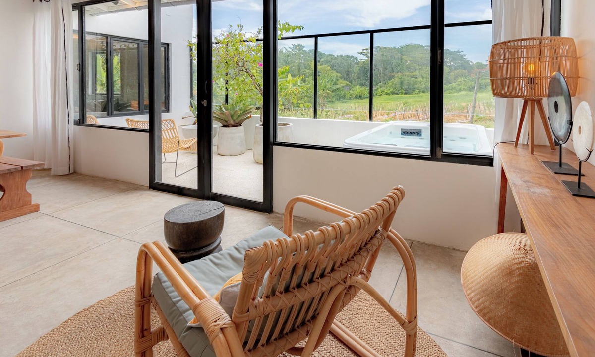 Banjar Semer House | Beautiful 3BR Stylish House w/Jacuzzi Next Umalas