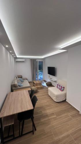 Saronida Apartment | Beige House