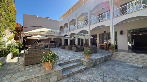 Benitses Hotel | Benitses Arches Hotel