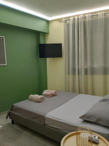 Drama Apartment | Black Eagle's Nest (studio)