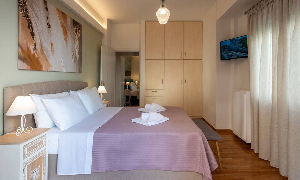 Koukaki Apartment | Blue Ark Acropolis Compass