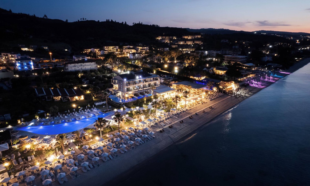 Pefkochori Hotel | Blue Carpet Luxury Suites