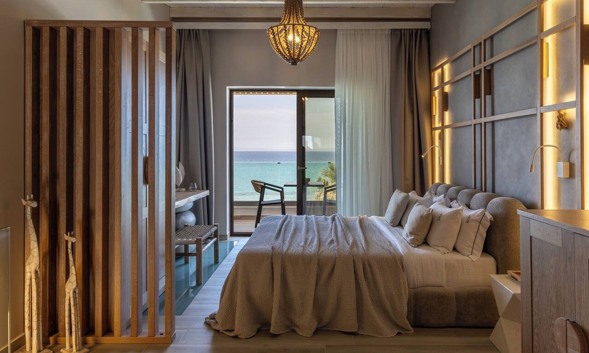 Pefkochori Hotel | Blue Carpet Luxury Suites