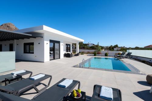 Ferma House | Blue Ferma - Modern Villa with Private Pool