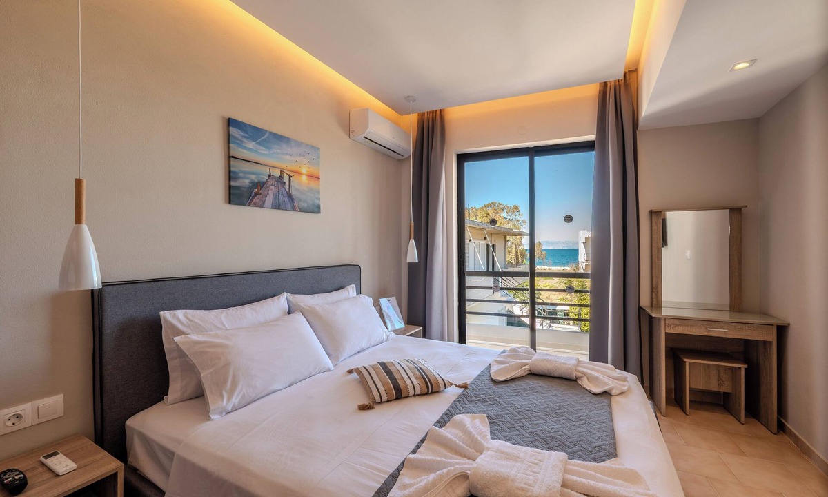 Ixia House | Blue Wave Suites - Ixia
