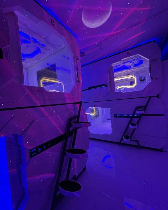 Mactan Export Processing Zone Hotel | BMAX SPACEPODS sleep in space - 4mins from Mactan Airport