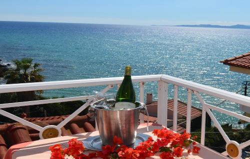Arcoudi Hotel | Brati II Beach Hotel