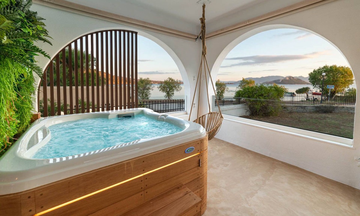 Kontos Apartment | Breathtaking Sea View With Jacuzzi for Couples and Families