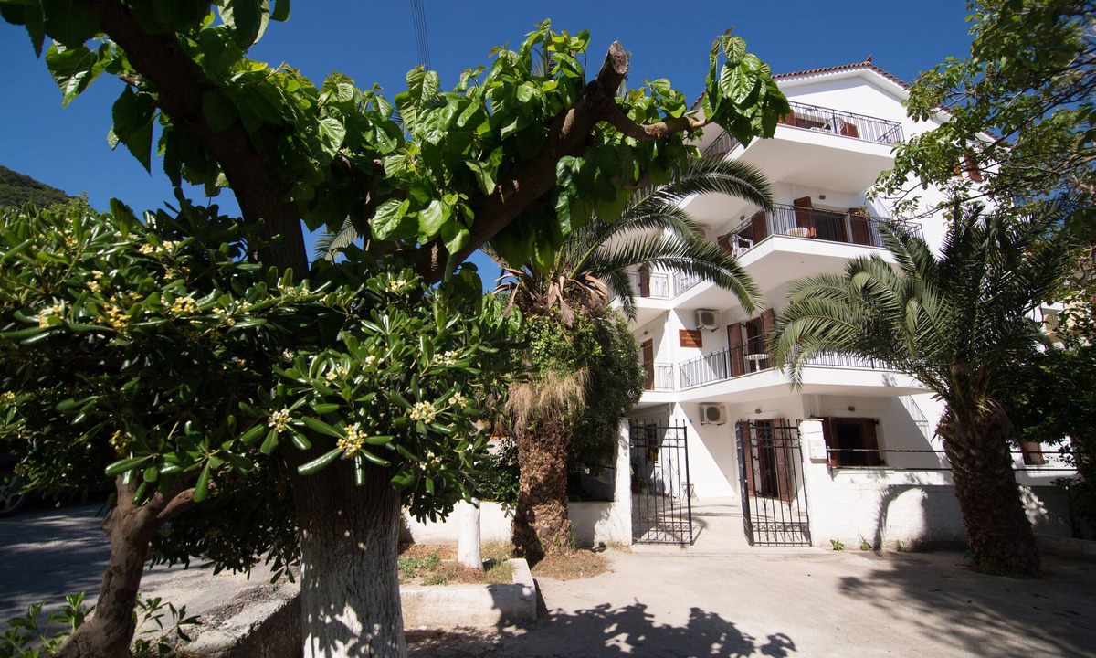 Poros Apartment | bright, splendid house
