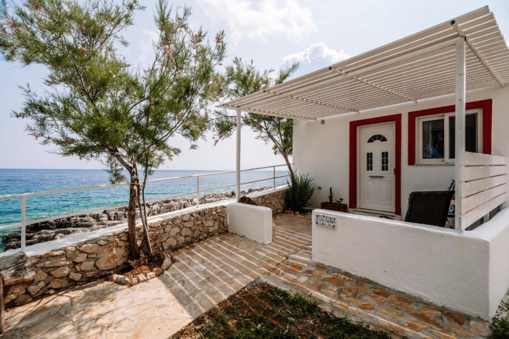 Elation House | Bugarini Studio By The Sea