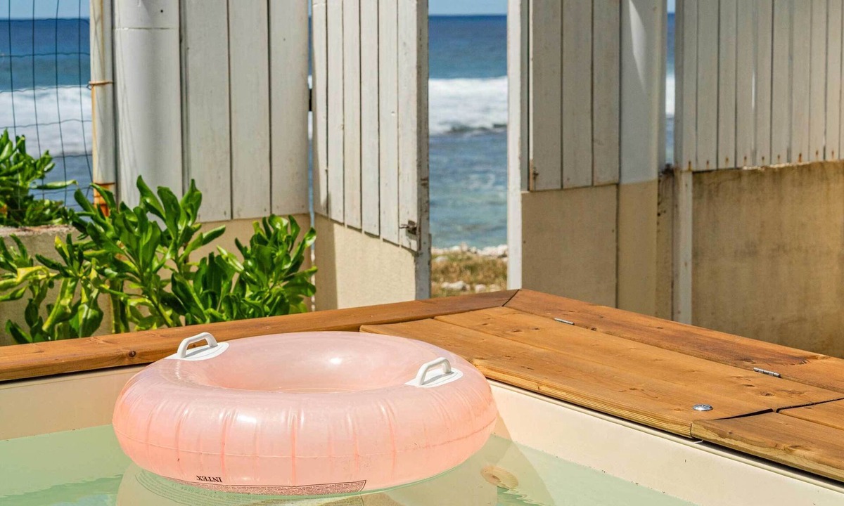 Temae House | bungalow lagoon side/6 people max/Moorea/3 bedrooms with A/C, 2 bathrooms