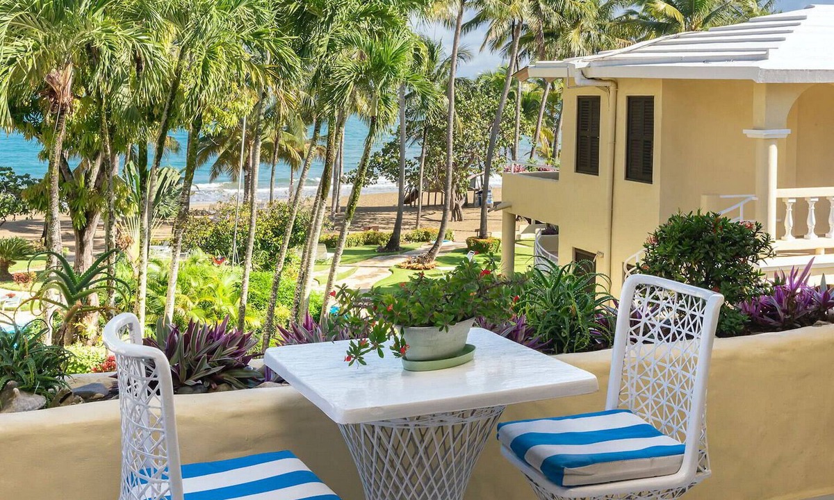 Cabarete Apartment | Cabarete beach studio near shops, with pool/air conditioning/balcony/Wi-Fi
