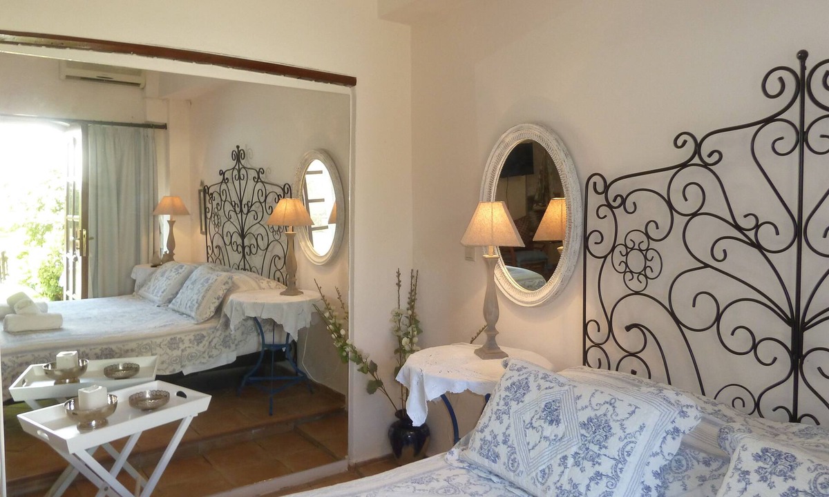 Atsipopoulo Apartment | Calergi 16- Spring in Crete-Monthly Offer in a Stylish Studio - Authentic Living