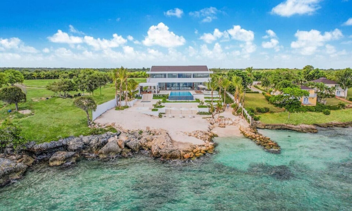 Casa de Campo Villa | Caleton 24: Amazing ocean front villa w/beach, pool, full staff & golf carts