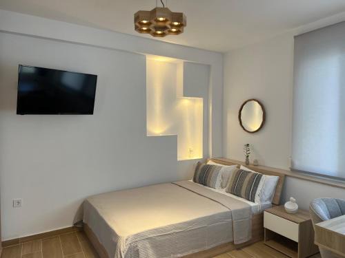 Ermoupoli Apartment | Calm Joy & J - Bee
