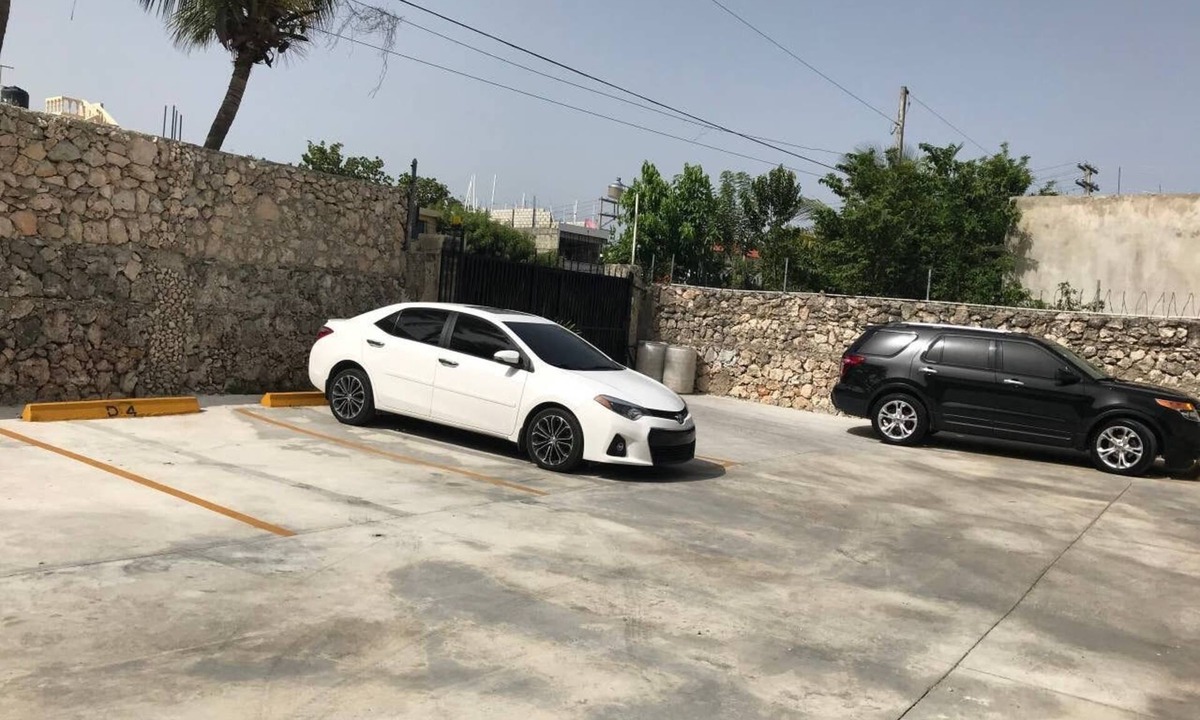 Juan Dolio - El Pueblo Condo | Caribbean Sea 3 Bedroom Fully Furnished Entire apt Free Internet & Netflix