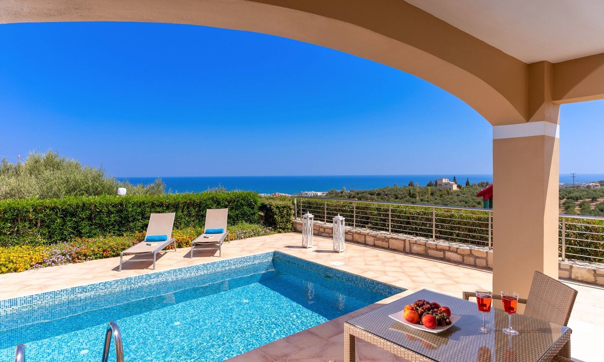Adelianos Kampos Hotel | Carme Villas