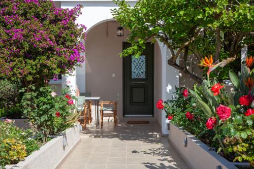 Kaligata House | Casa da Bugainvillea