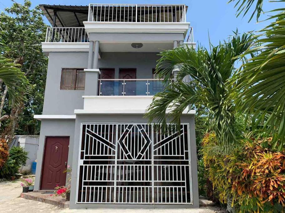 Payita House | Casa Linda - 10 mins from Beach & Lagoon with AC & Free Parking
