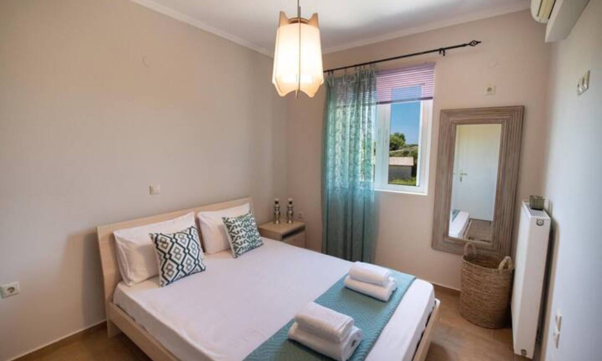 Lefkada Town Apartment | Casa Vardani 1 Modern Central Apartment