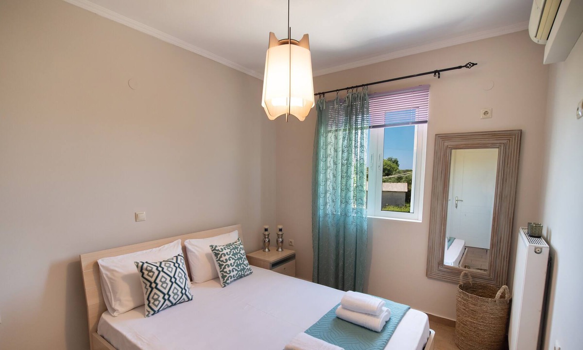 Lefkada Town Apartment | Casa Vardani: Modern, Quiet & Central Apartment