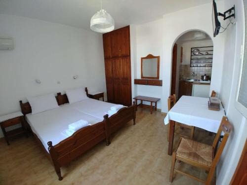 Piso Livadi Apartment | Casper's studios