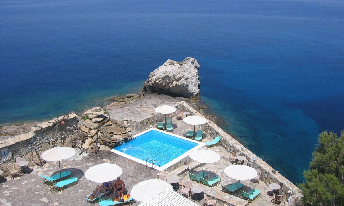 Armenistis Hotel | Cavos Bay Hotel and Studios