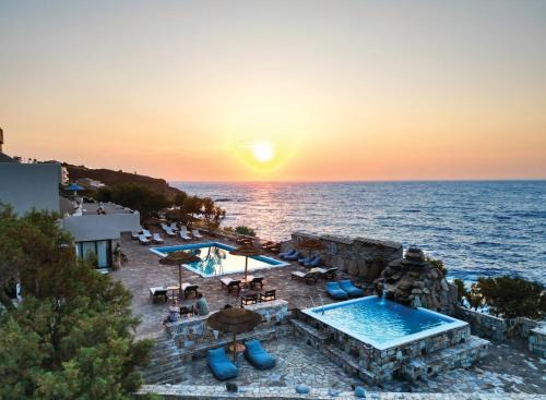 Armenistis Hotel | Cavos Bay Hotel & Studios