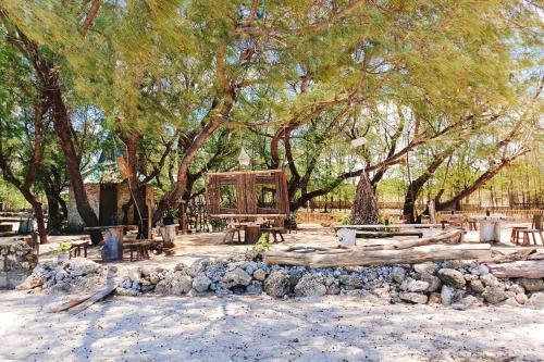 Mondu Resort | Cemara Beachfront Suite