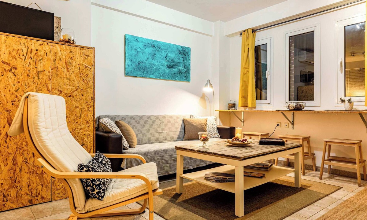 Kalamata House | Charming Downtown Retreat with Parking Spot