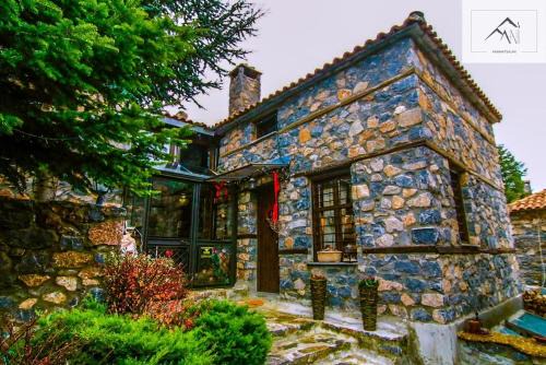 Aghios Athanasios Ski Chalet | Charming 3-storey Loft with fireplace