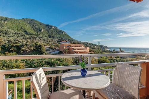 Skala Apartment | Charming Studio Just Steps from Paramonas Beach