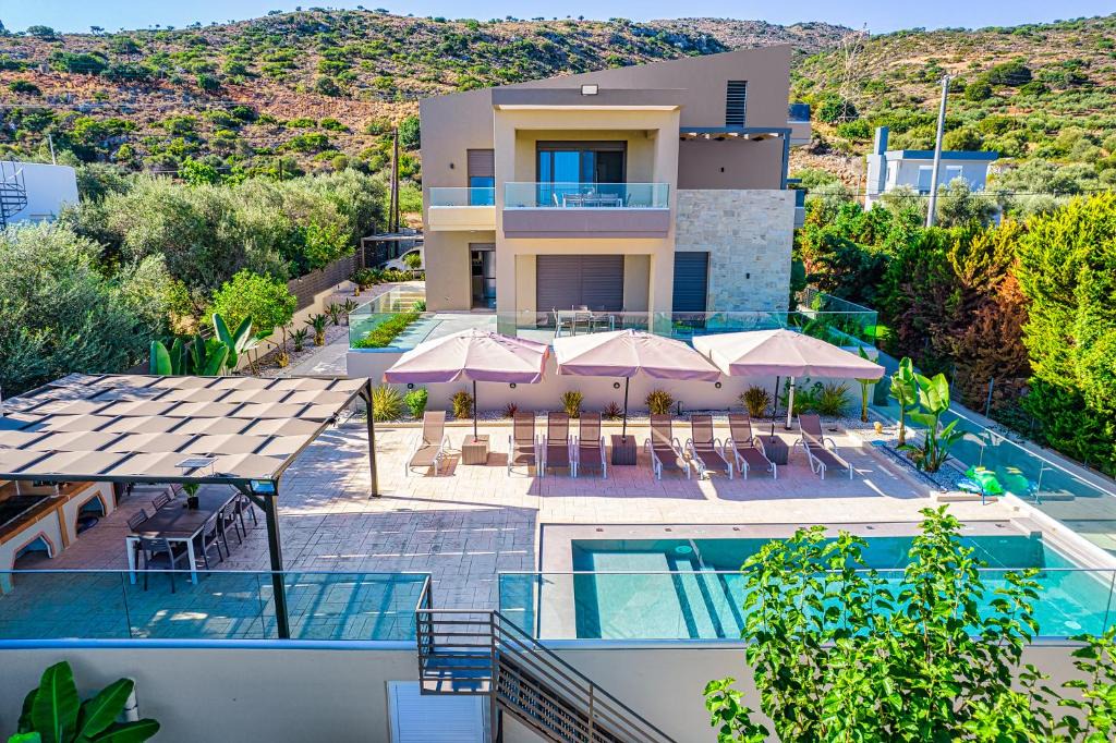 Mourniai Apartment | Chris villa with private ecologic pool and kid's playground!