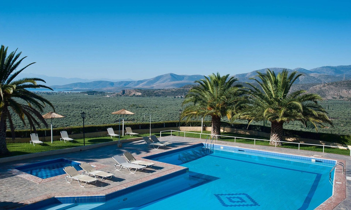 Delphi RV Rental | Chrissa Camping Rooms & Bungalows