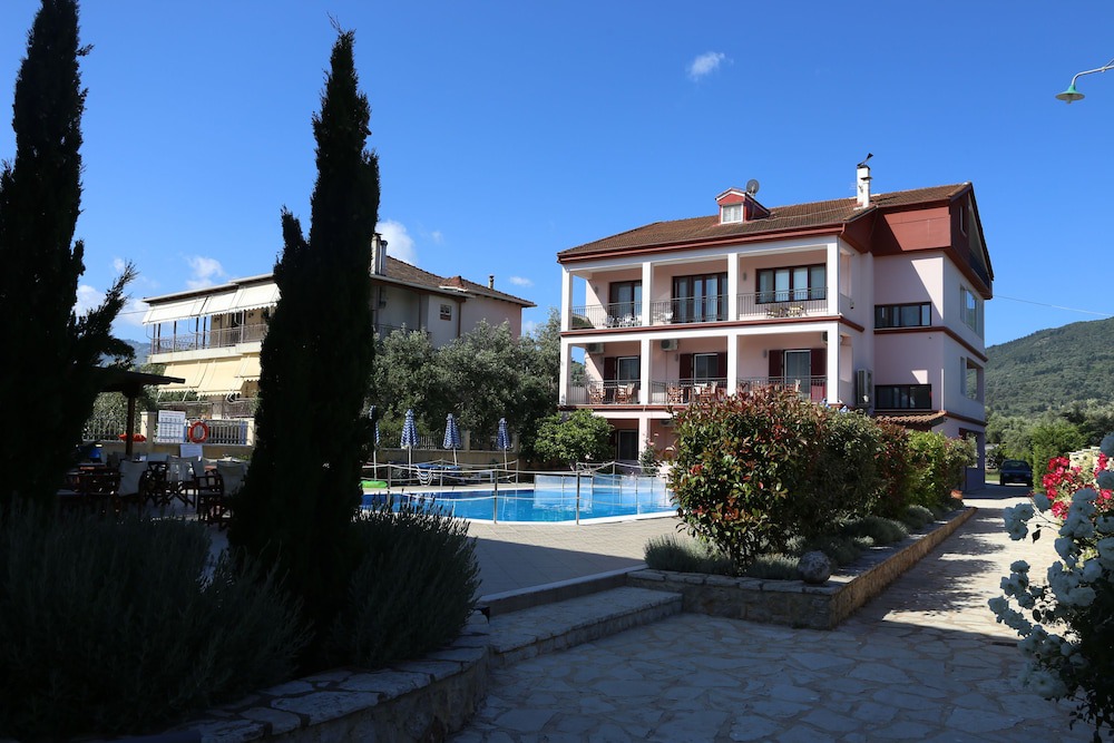 Lygia Hotel | Christina Studios