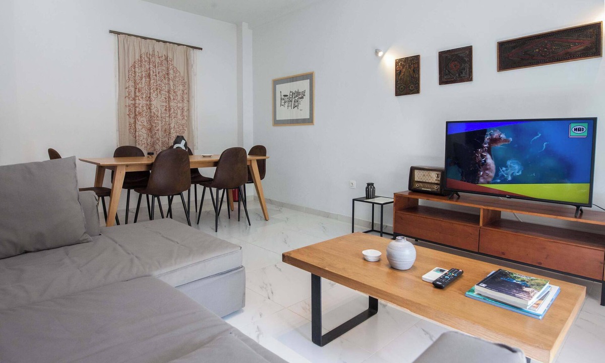 Mets Apartment | Classic Living 2 Bd Historic Apt near Kallimarmaro